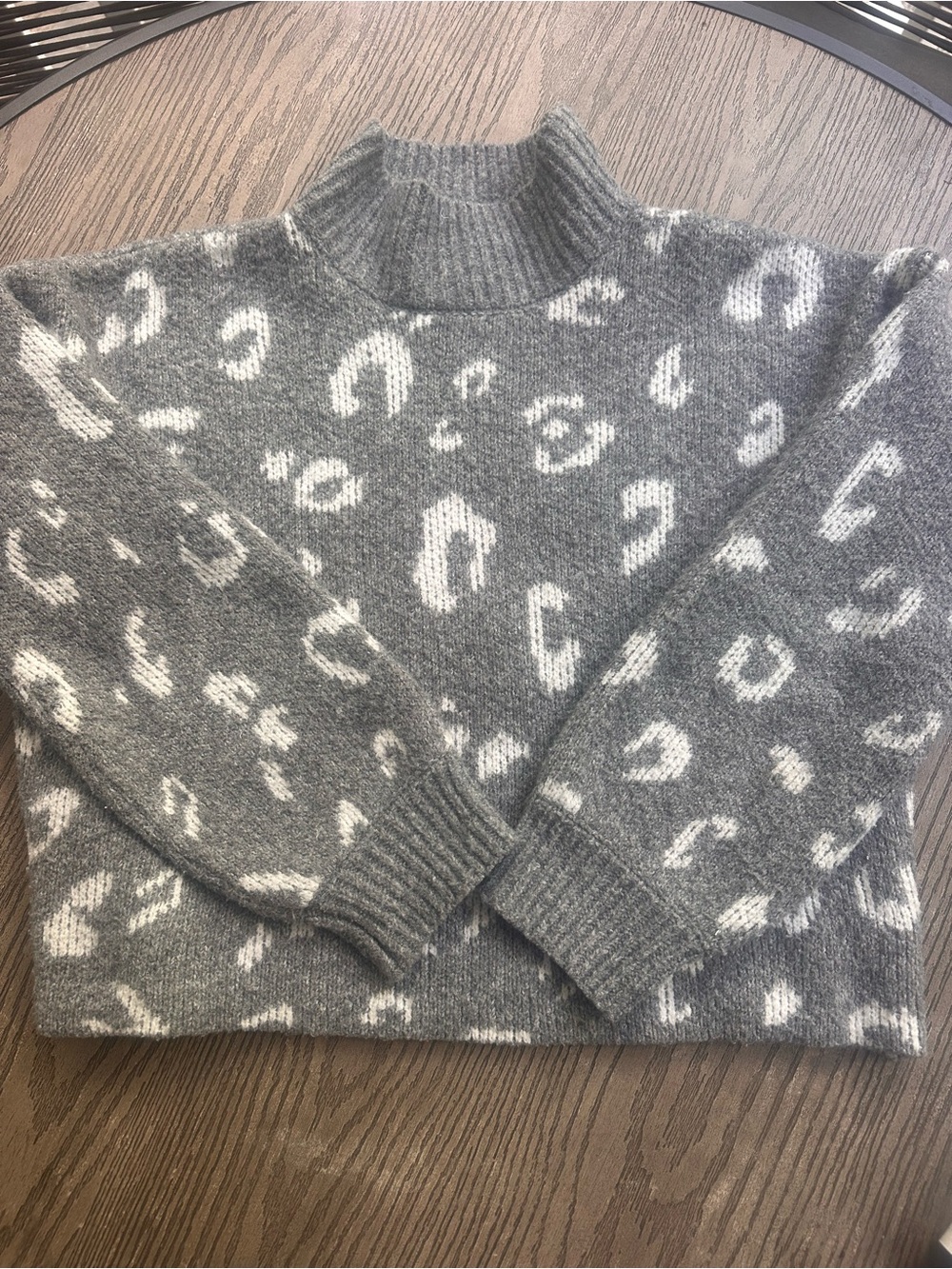 Pink Rose Grey White Leopard Print Mock Neck Sweater Women's Medium